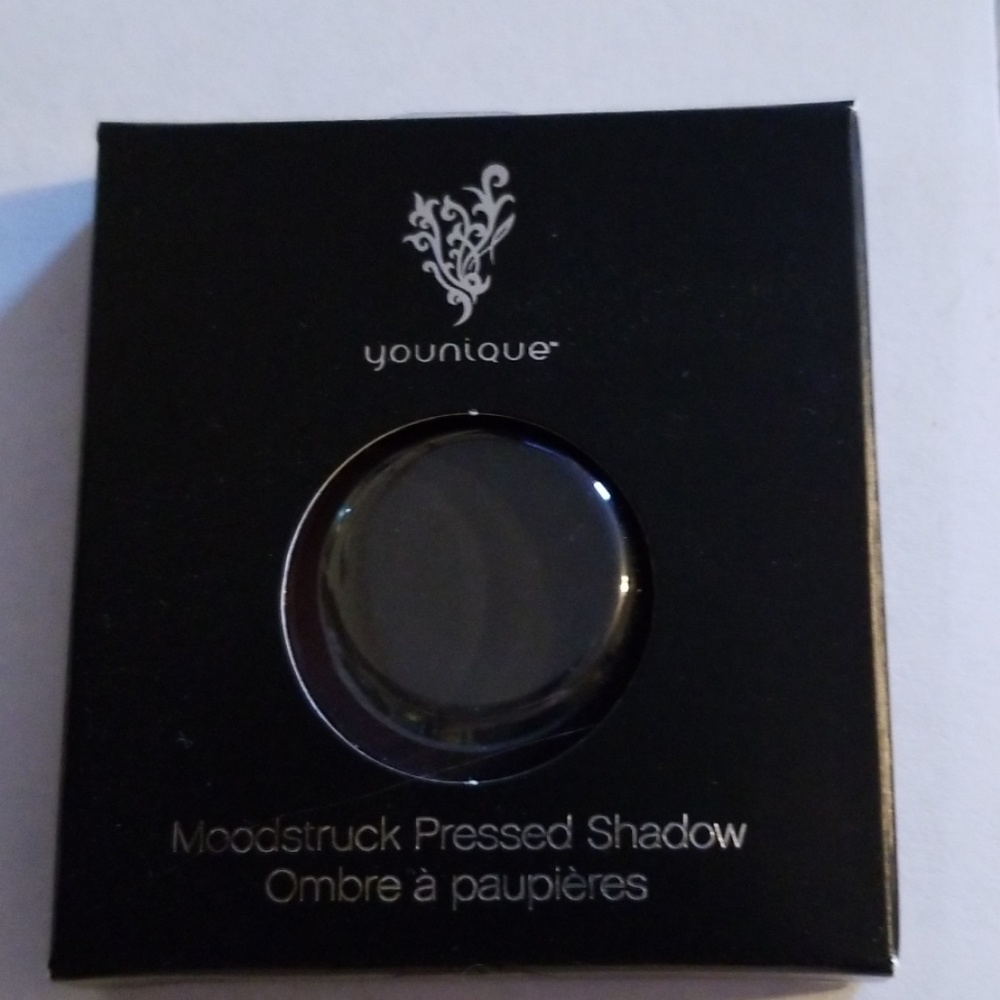 Younique Pressed Shadow Refill - Color Legendary